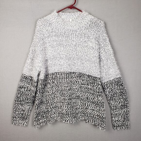 Maurices XL Mock Neck Pullover Sweater Two Tone White Black Fuzzy Cozy Winter - Picture 1 of 7